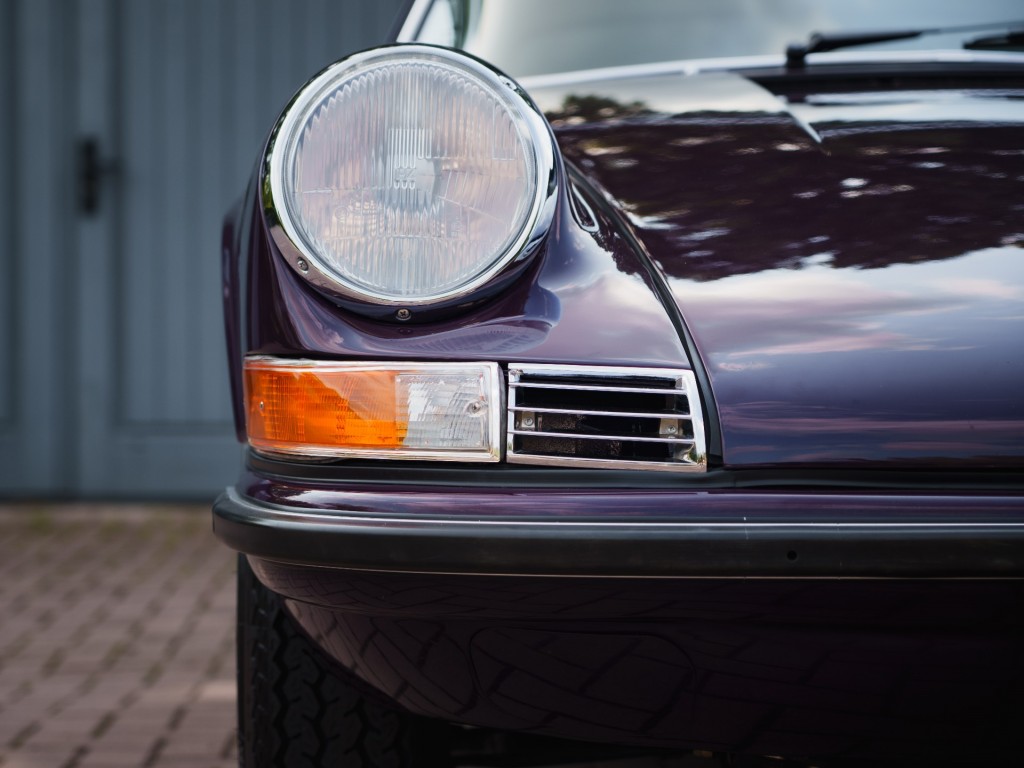 46762582-6.jpg