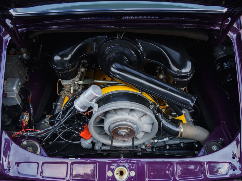 46762582-8.jpg